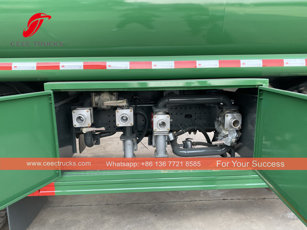 SINOTRUK HOWO 8x4 Fuel Diesel Oil Delivery Tanker Trucks for sale SINOTRUK HOWO 8x4 Fuel Diesel Oil Delivery Tanker Trucks for sale