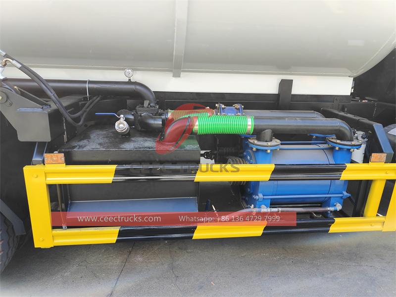 Shacman 340HP 6000&nbsp;gallon&nbsp;vacuum&nbsp;tanker