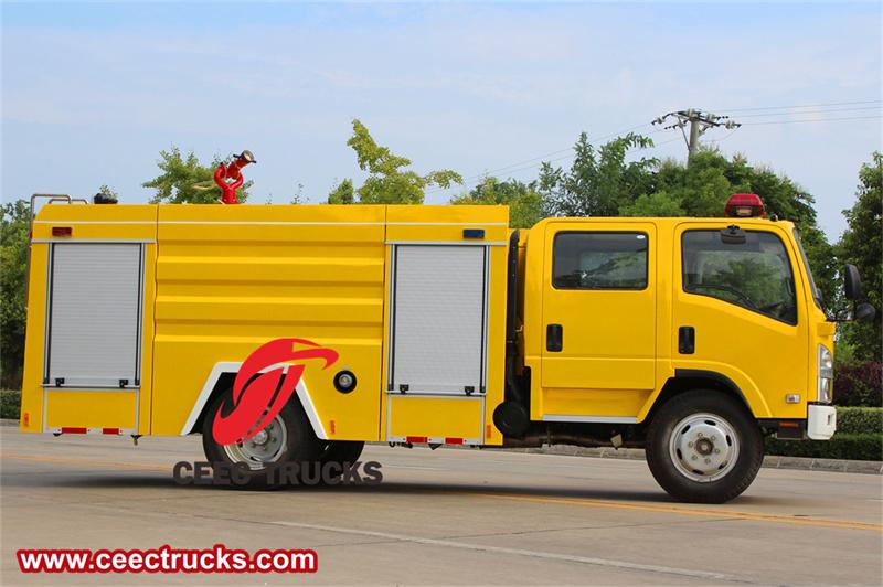 Isuzu ELF 700P water fire engine Isuzu ELF 700P water fire engine