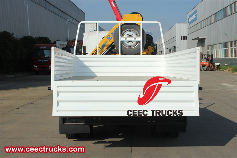ISUZU 700P double row 5 ton folding arm truck crane ISUZU 700P double row 5 ton folding arm truck crane