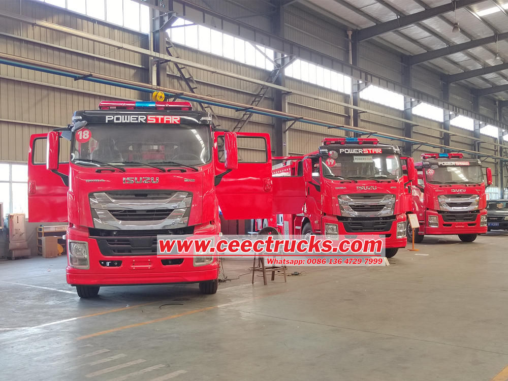 Isuzu water foam fire truck