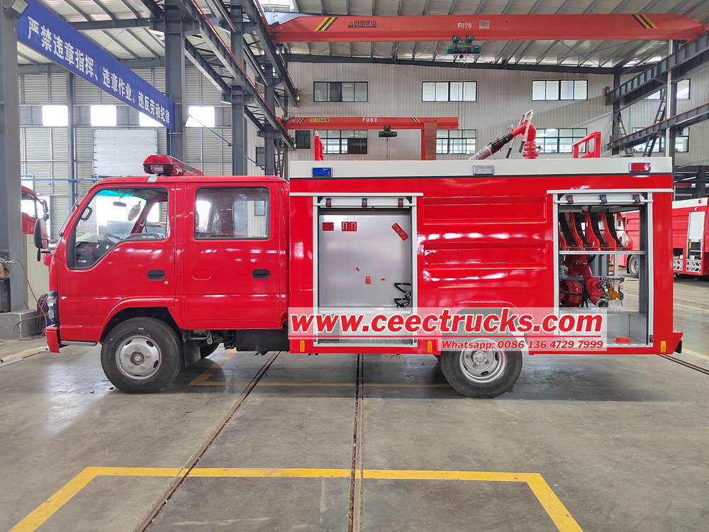 Isuzu dry powder fire truck