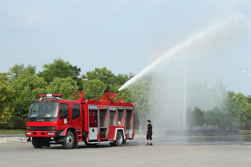 ISUZU FVR fire fighting truck ISUZU FVR fire fighting truck
