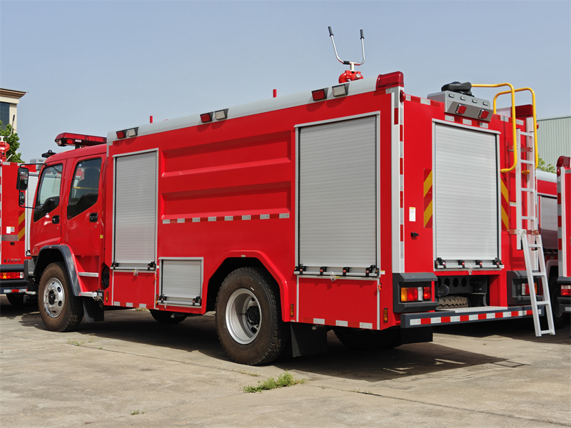 Isuzu FVR tanker fire engine Isuzu FVR tanker fire engine