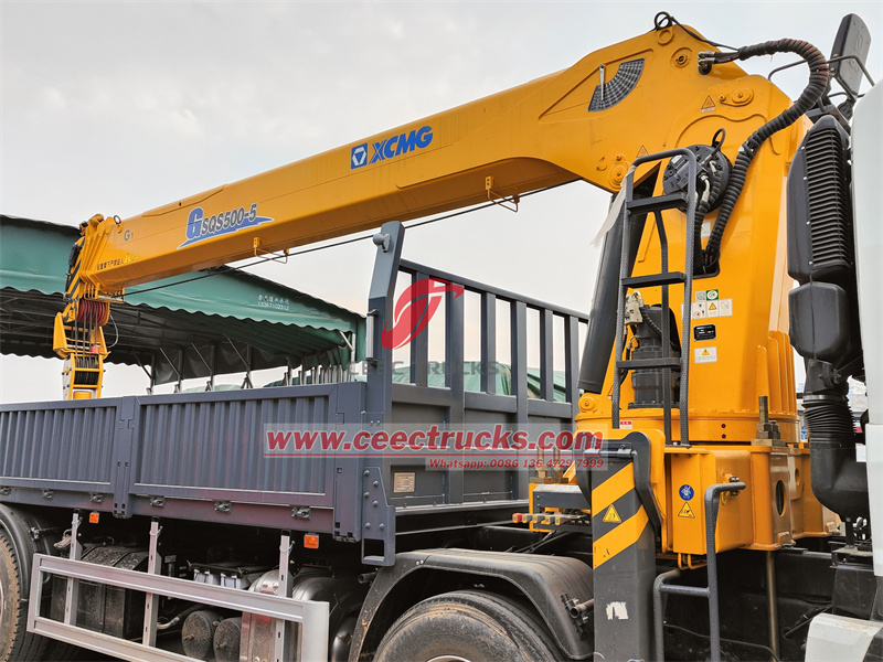 Isuzu 520HP boom crane dropside cargo truck