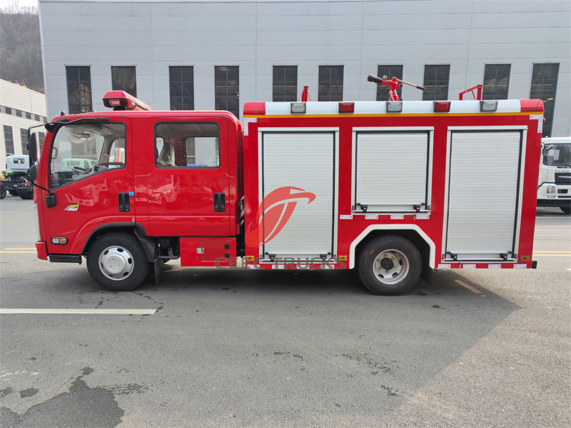 Isuzu NPR fire fighting truck