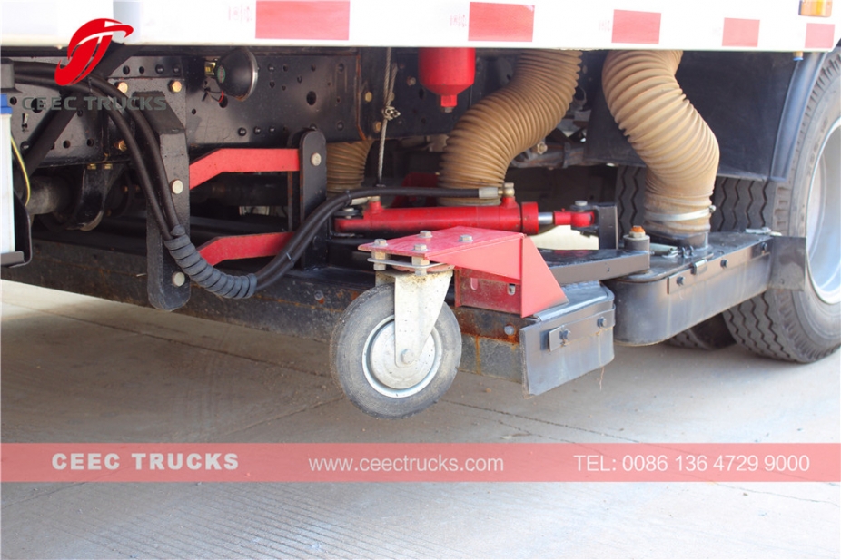 이수즈 5CBM 진공 로드 스위퍼 트럭