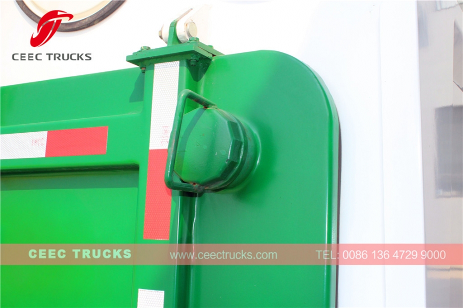 이수즈 5CBM 진공 로드 스위퍼 트럭