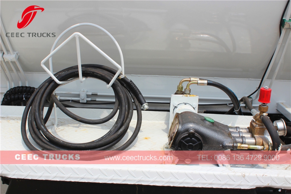 이수즈 4,000리터 음식물쓰레기 탱크로리