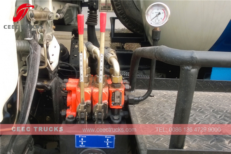 이수즈 8,000리터 정화조 청소 트럭