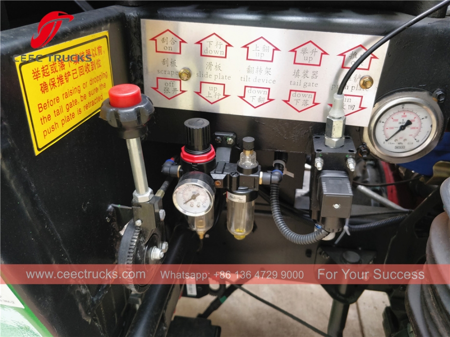 HOWO 8cbm 우핸들 압축 트럭