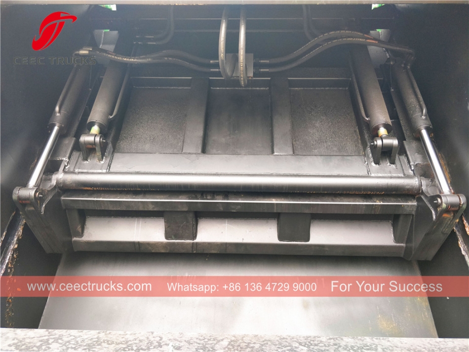 HOWO 8cbm 우핸들 압축 트럭