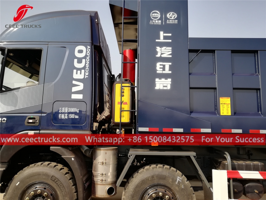 IVECO 8x4 덤프트럭