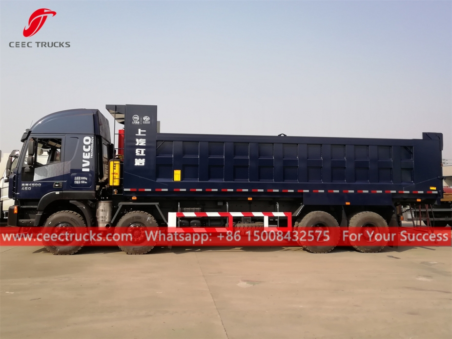 IVECO 8x4 덤프트럭