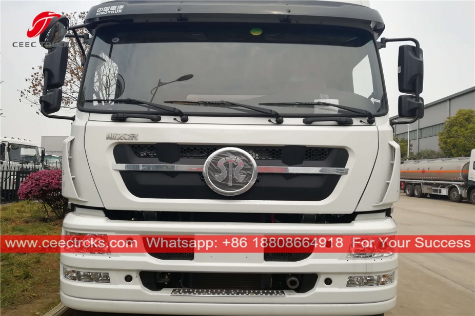 시노트럭 8x4 연료 운반 트럭