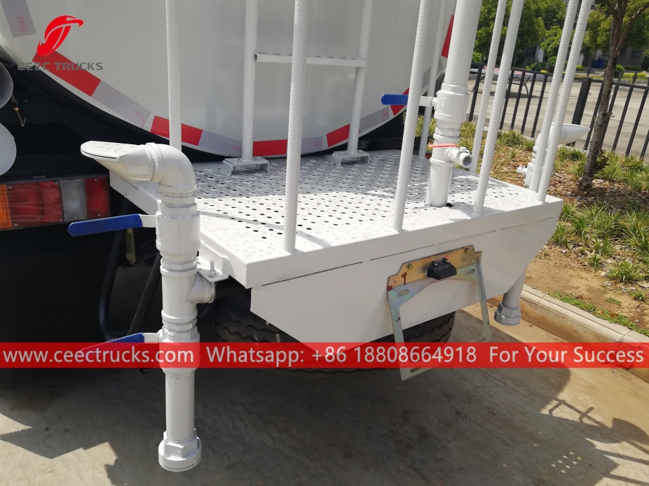 이수즈 ELF 살수차