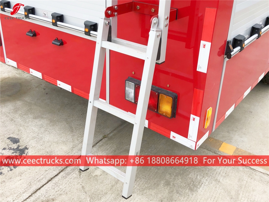 이수즈 12CBM 물포 소방차