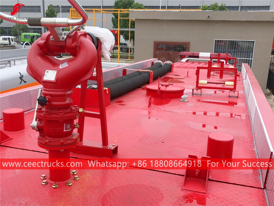 이수즈 12CBM 물포 소방차