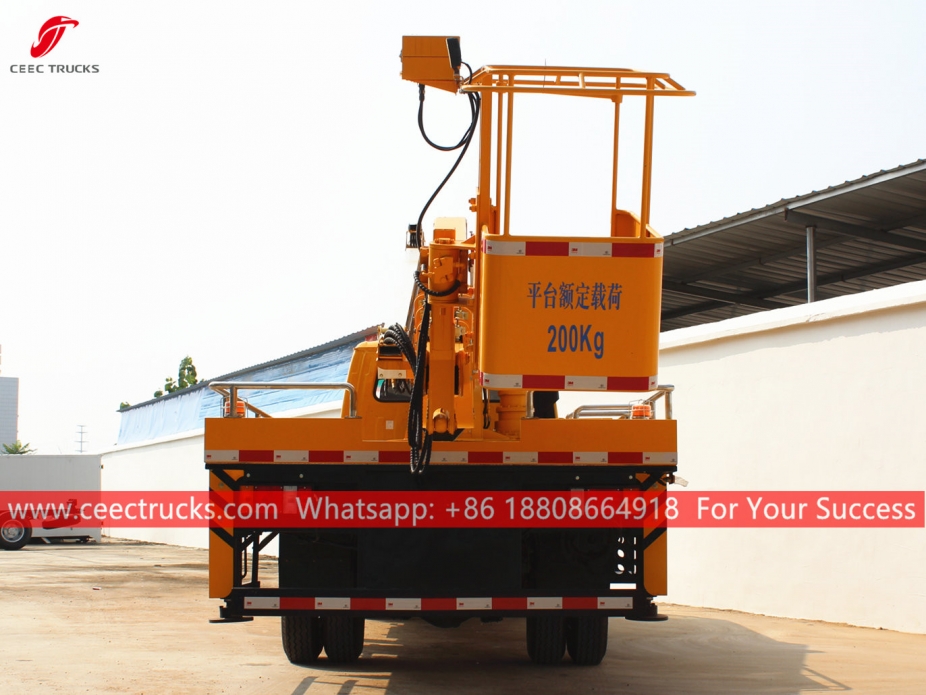 이수즈 20m 텔레스코픽 붐 트럭