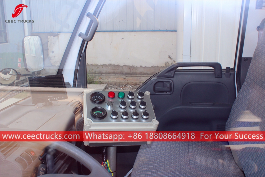 이수즈 5CBM 도로 청소차