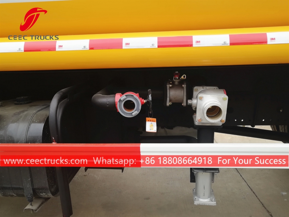 11CBM 동풍 물탱크차