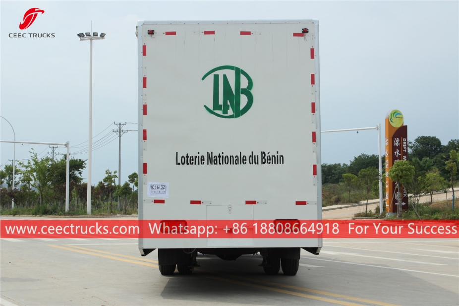 이수즈 FTR 이동식 무대 트럭