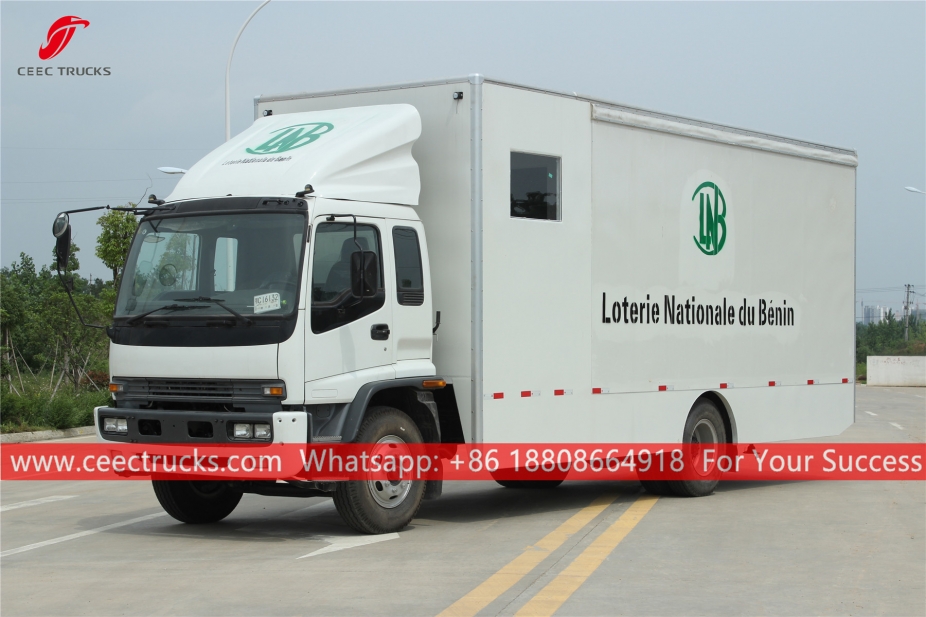 이수즈 FTR 이동식 무대 트럭