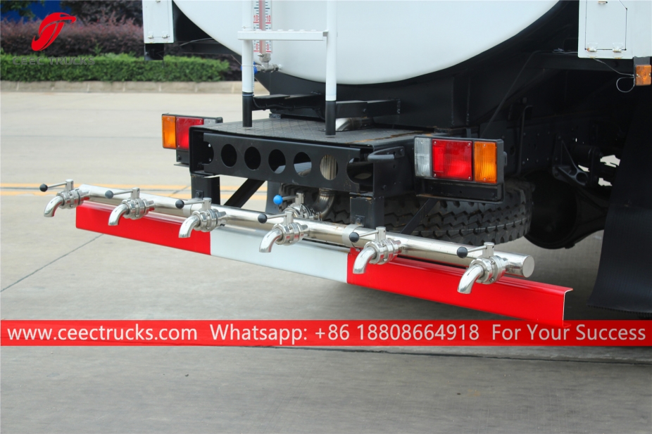 이수즈 물 운반 트럭