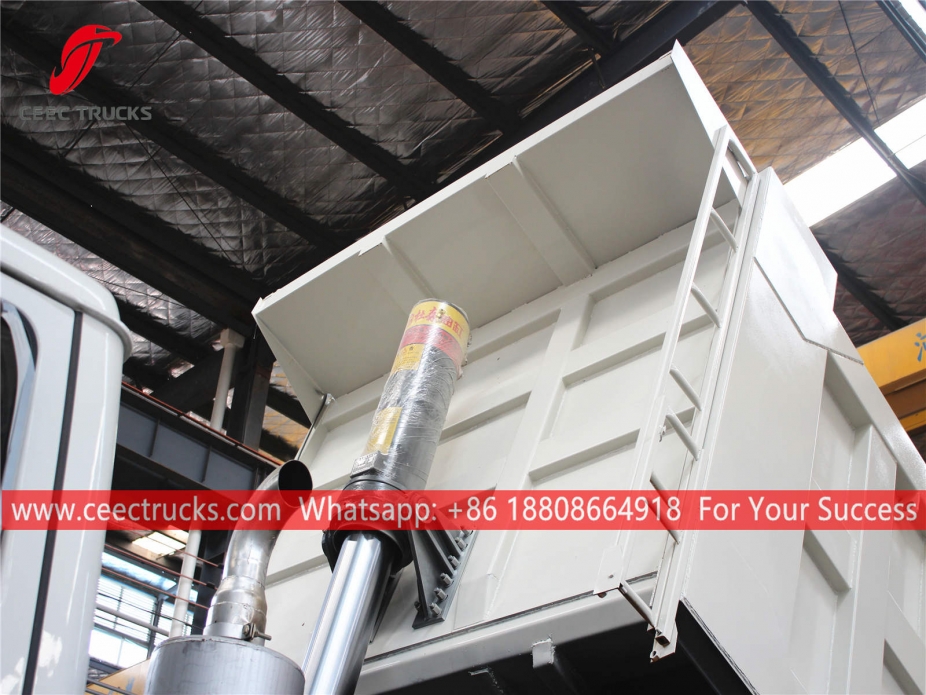 이수즈 기가 덤프 트럭