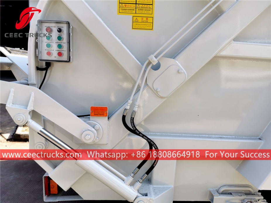 동풍 6*4 우측핸들 쓰레기 압축 트럭