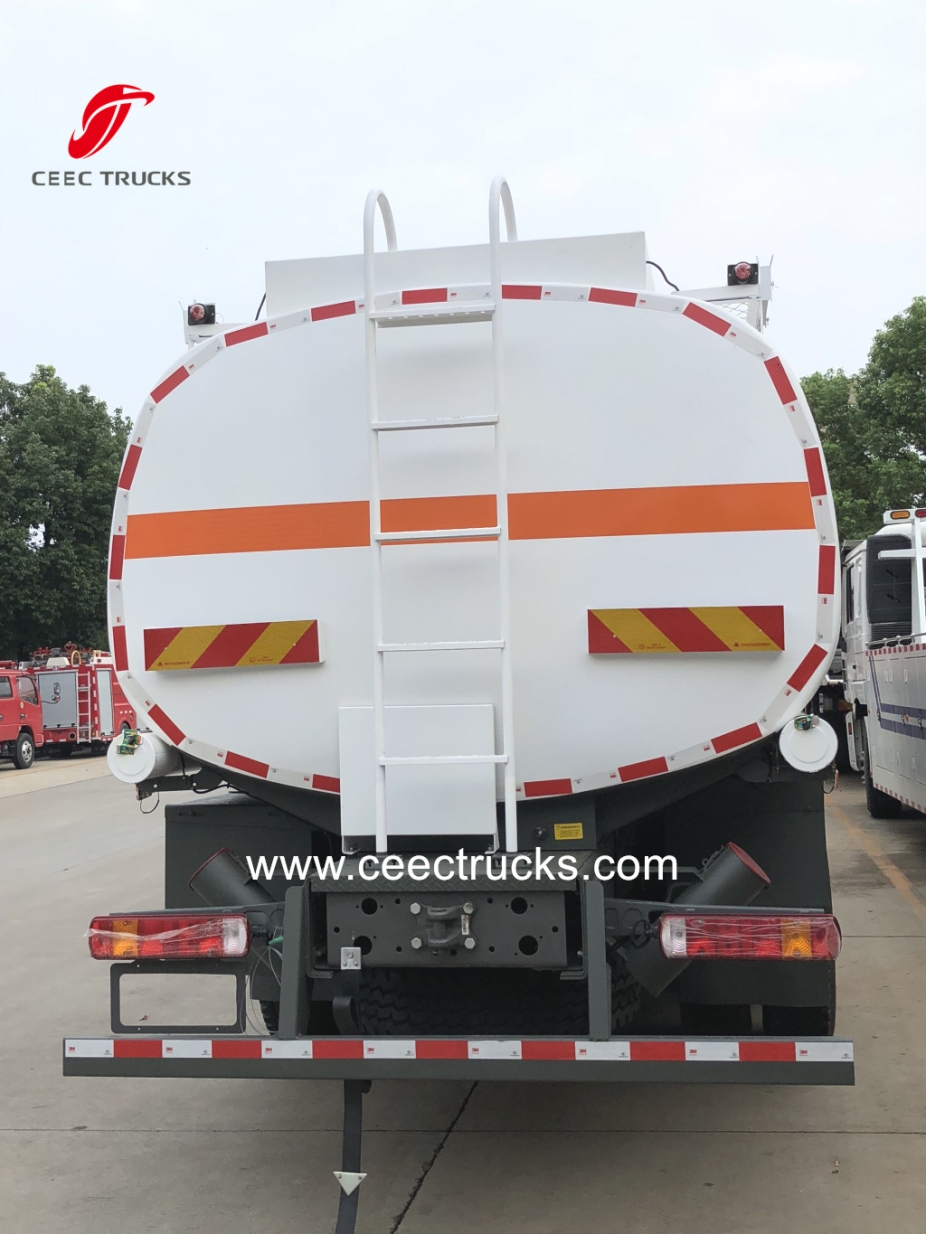 시노트럭 HOWO 6X6 전륜구동 연료 보우저 유조차