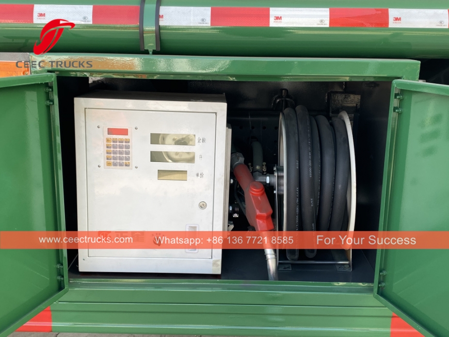 시노트럭 8x4 30CBM 연료유 운반 탱크로리