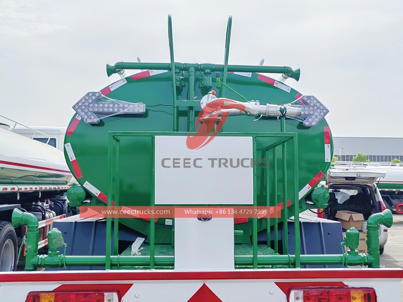 호우 8x4 25,000리터 급수 탱크로리