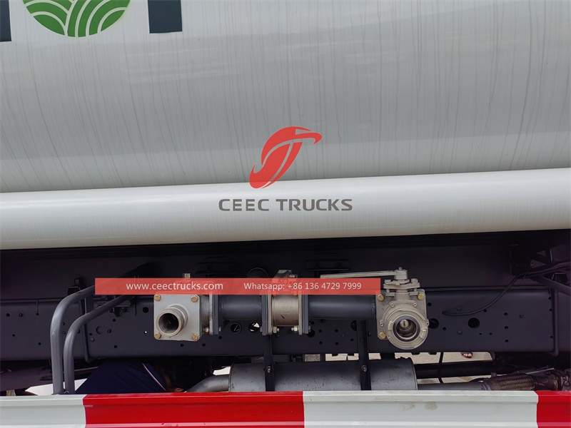 16CBM 대용량의 이스즈 기가 고효율 방진 트럭