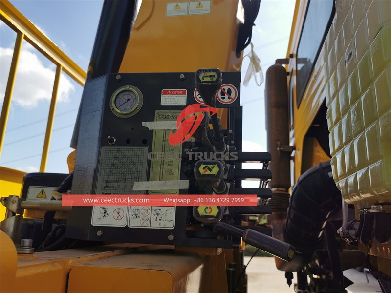 Sinotruk 6×4 400HP 트럭 장착 크레인 XCMG