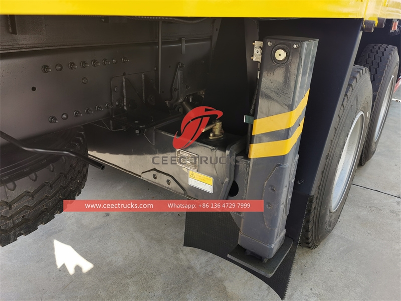 Sinotruk 6×4 400HP 트럭 장착 크레인 XCMG