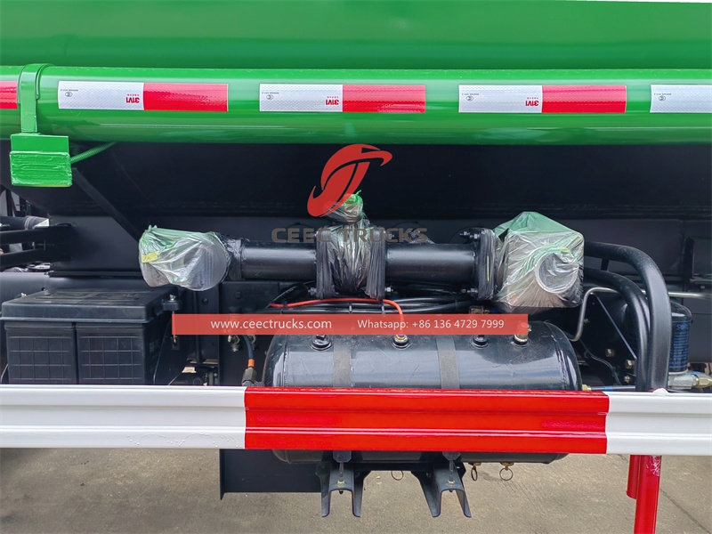 베트남으로 이스즈 FTR 12,000L 물탱크 트럭