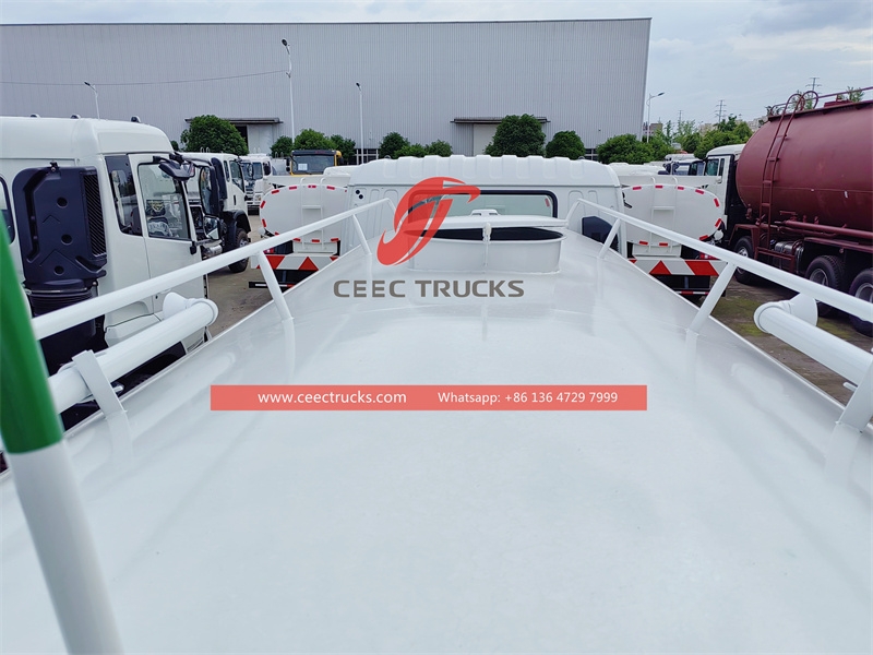 베트남으로 이스즈 FTR 12,000L 물탱크 트럭