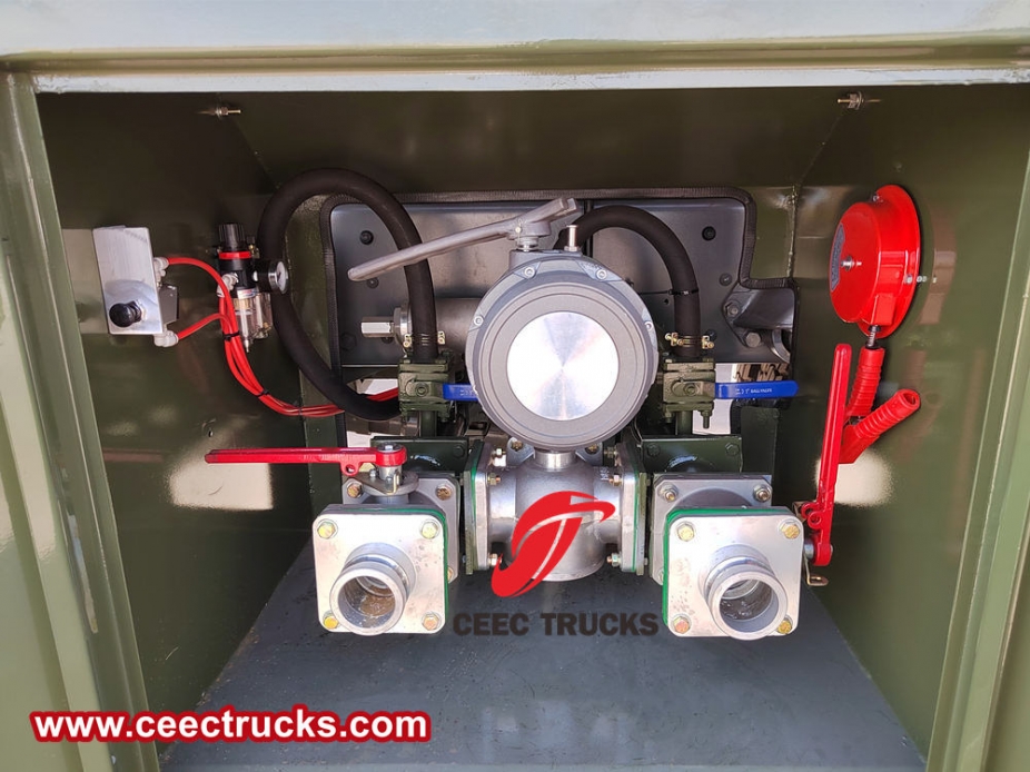 호우 4x4 구동 군용 이동식 디젤 주유 트럭