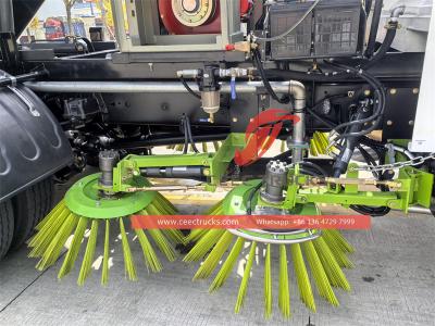 ISUZU 205HP middle-duty road sweeper