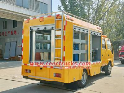 Isuzu mobile rescue fire fighting pumper truck