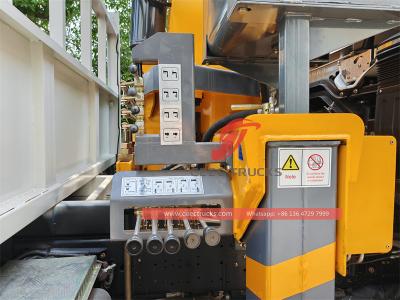 Africa Isuzu GIGA 380HP boom crane dropside cargo truck