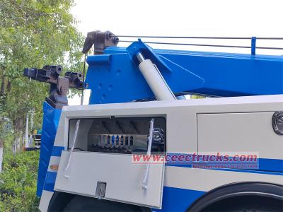 Sinotruk HOWO 8X4 Recovery Truck